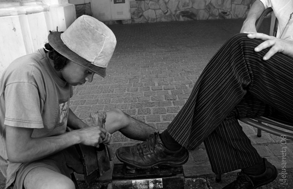 El lustrador de zapatos