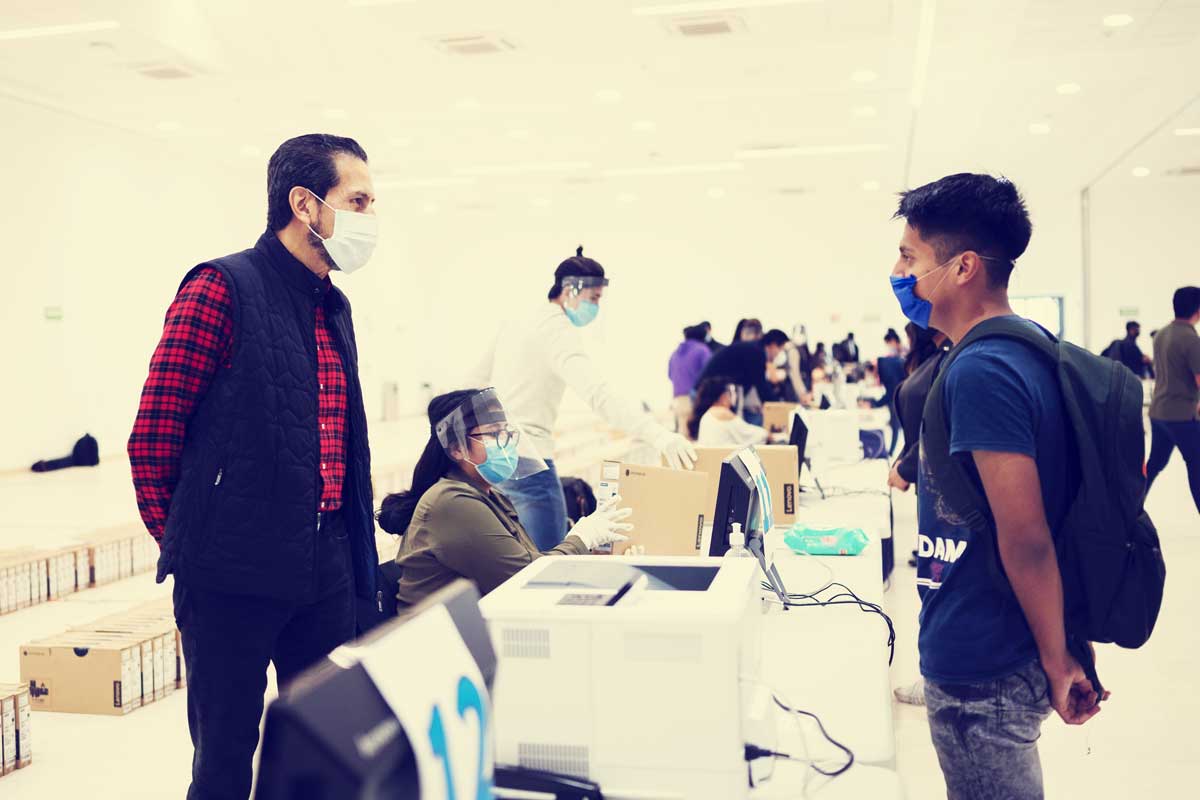 Rector de BUAP, Alfonso Esparza Ortiz