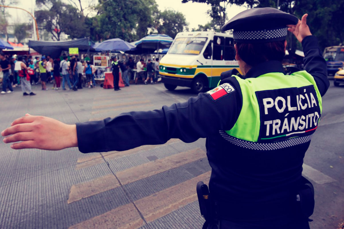 Hoy es día del agente de tránsito