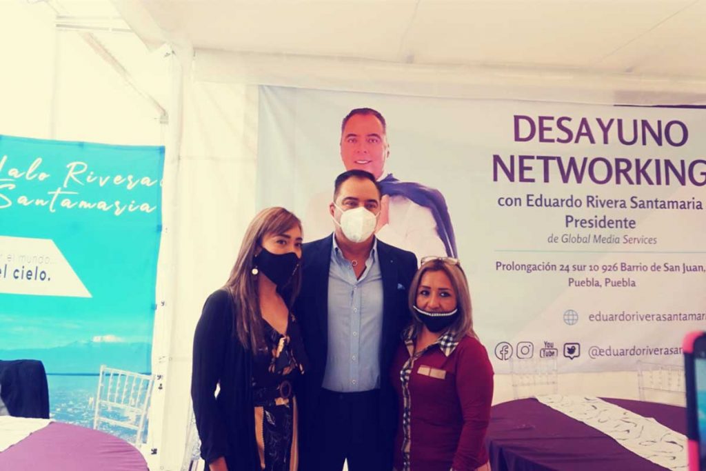 Eduardo Rivera Santamaría apoya a las emprendedoras poblanas