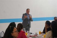 Eduardo Rivera Santamaría no cesa en la ayuda a las emprendedoras poblanas