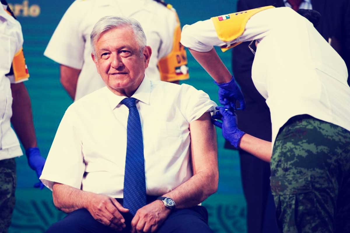 AMLO recibe la vacuna contra COVID-19 AztraZeneca