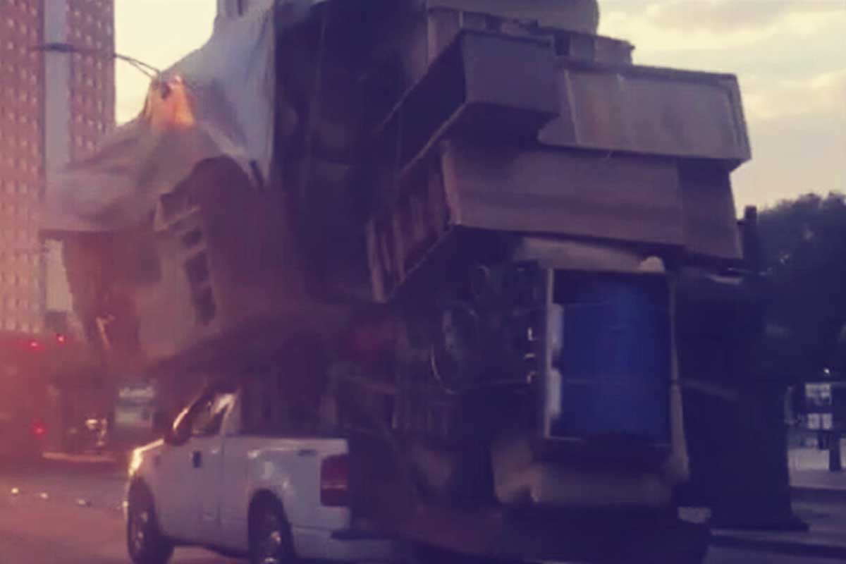 Camioneta con mudanza entera se hace viral