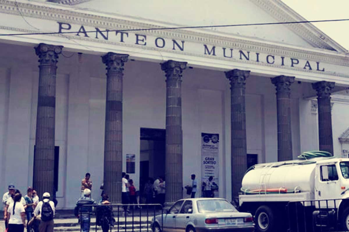 Reapertura de panteones en Puebla