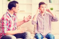 ¿Cuales son las causas de la rebeldía en los adolescentes?