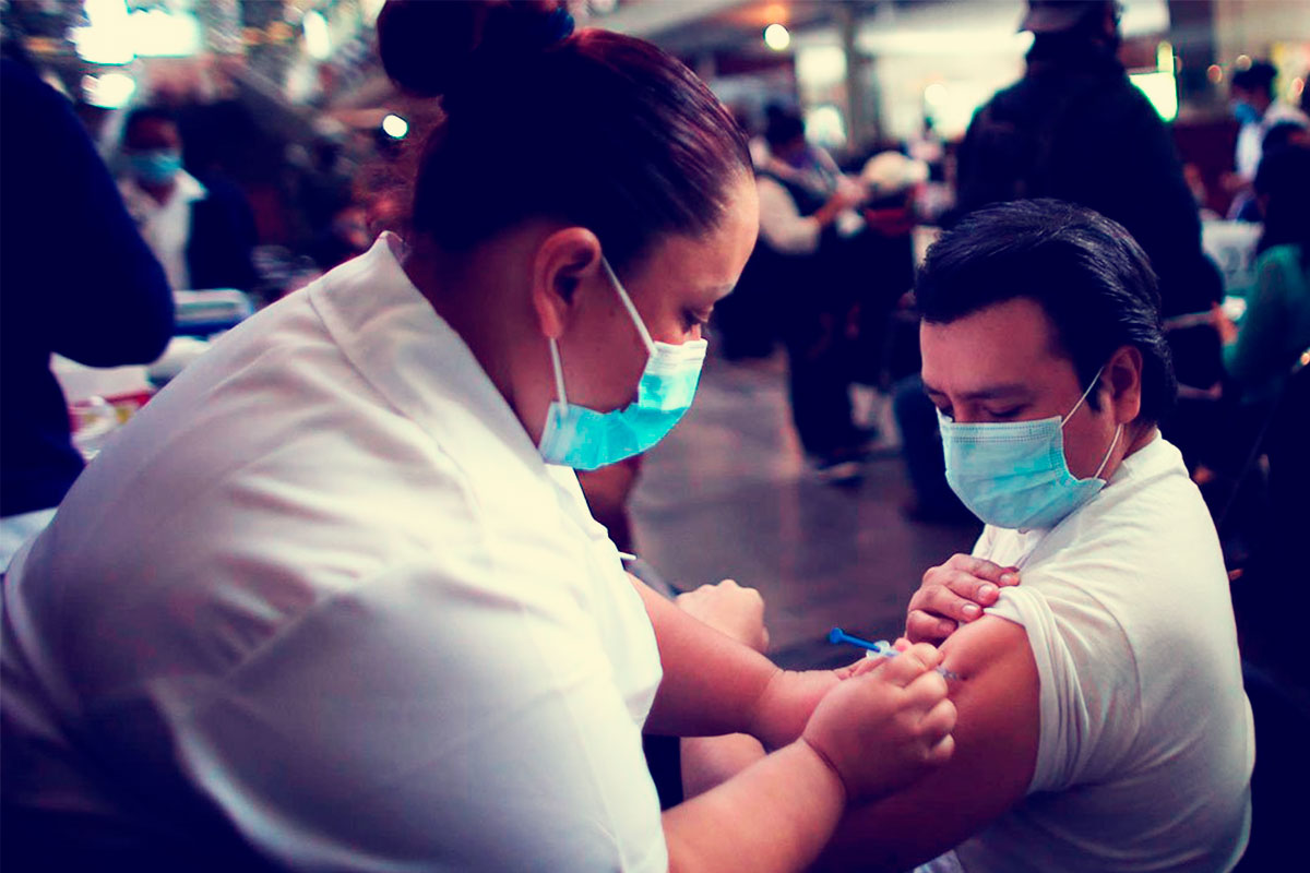 Se anuncia semana de vacunación a población de 40 a 49 años en Puebla