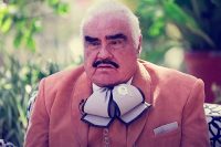 Intervienen a Vicente Fernandez por caída en casa
