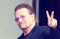 Bono avergonzado por la música de U2