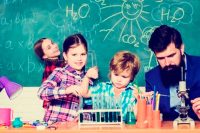 Talleres de ciencias para jóvenes y profes