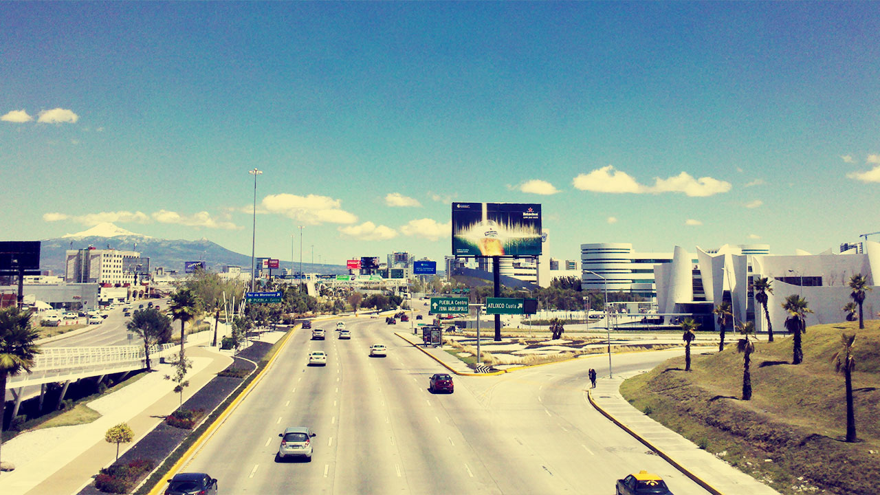 Más de 900 pesos las multas sobre la Vía Atlixcáyotl