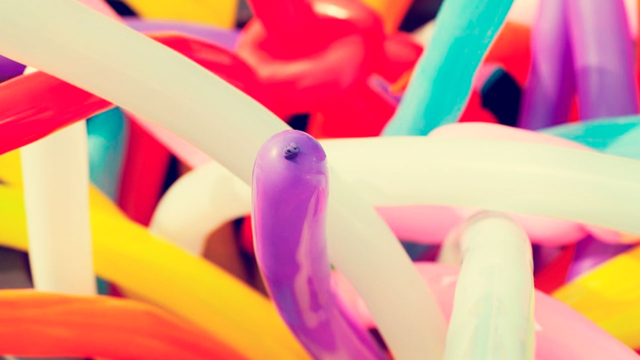 Si inflas este globo te ganas $20