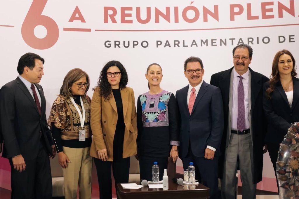 Claudia Sheinbaum apuesta por una 4T de pluralidad y libertades junto a diputados y diputadas de Morena