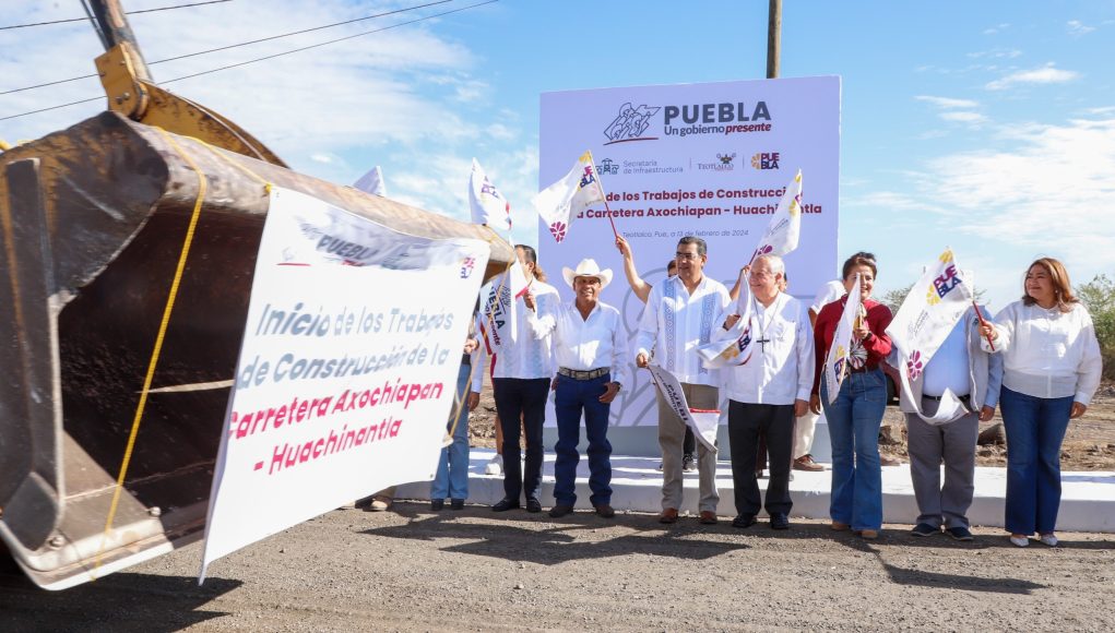 En Tleotlalco, inicia Sergio Salomón trabajos de construcción de la carretera Axochiapan - Huachinantla