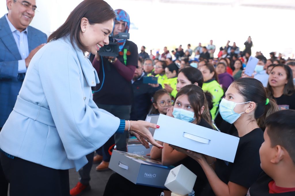 Con Beneficencia Pública, gobierno estatal se ocupa por mejorar calidad de vida de poblanas y poblanos: Sergio Salomón