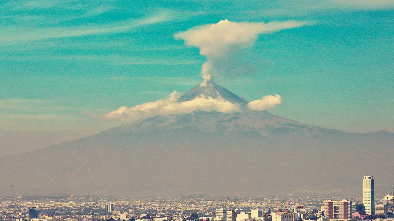 Continúa la caída de ceniza en Huejotzingo y otros municipios de Puebla
