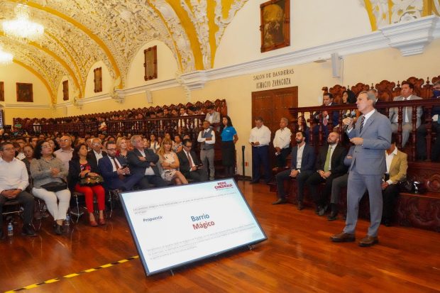 Pepe Chedraui se presentó con éxito ante el Consejo Universitario de la BUAP 