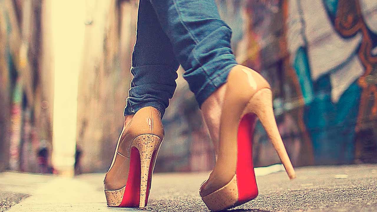 La Historia de los Zapatos de Tacón