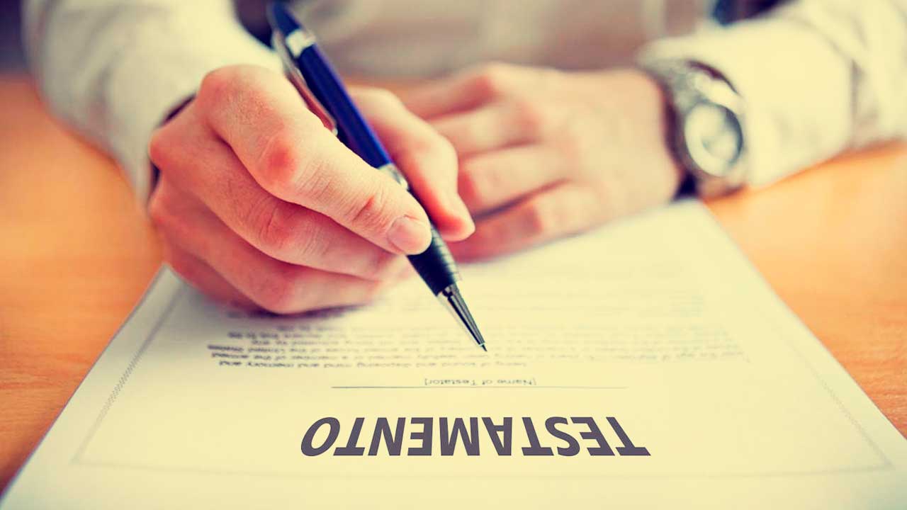 ¿Cómo saber si algún familiar me nombró en su testamento? 