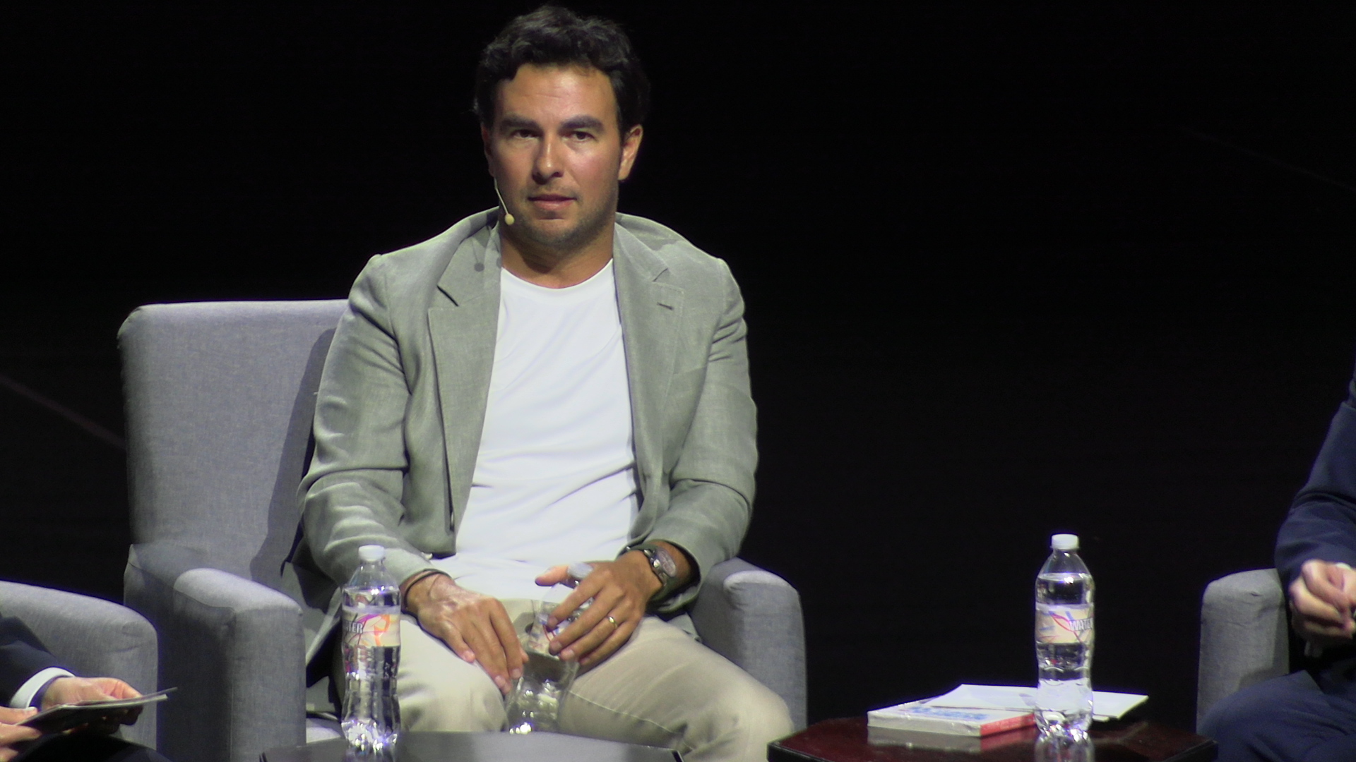 Checo Pérez comparte su inspiradora historia en el Festival de las Ideas 2025 en Puebla