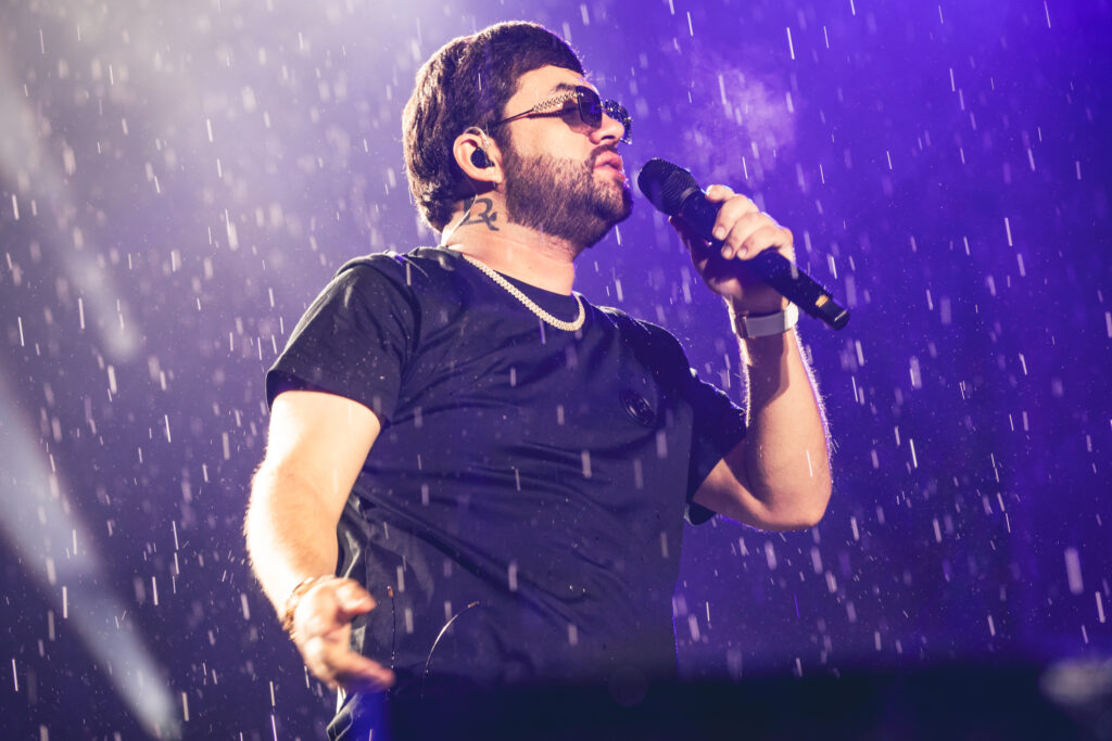 Luis R. Conriquez en el Resuena Dos Equis 2025. Foto: Ludwin Cuevas