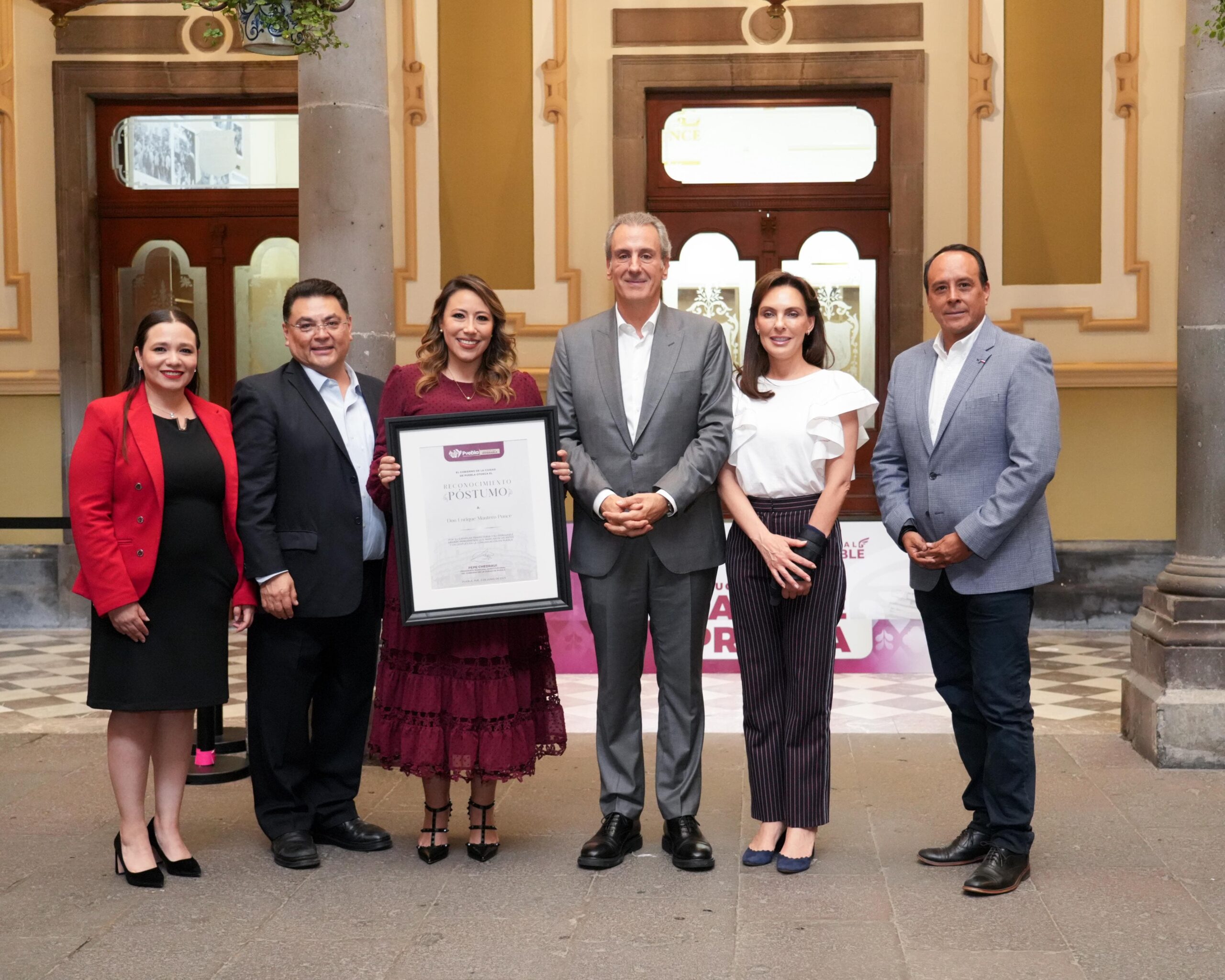 Pepe Chedraui reconoce labor de los medios de comunicación e inaugura Sala de Prensa en el Palacio Municipal