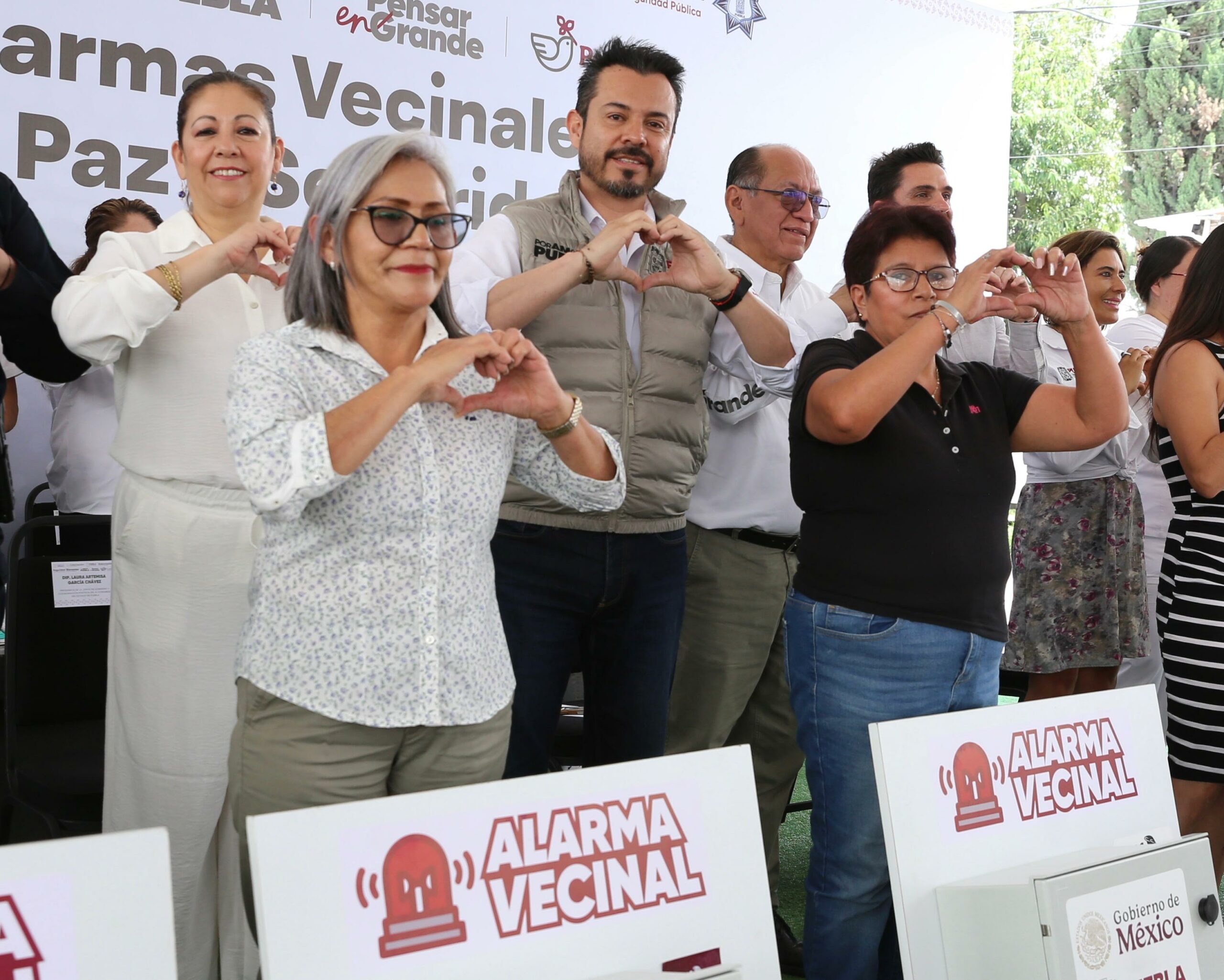 En Puebla se construye paz y confianza con cuarta entrega de alarmas vecinales