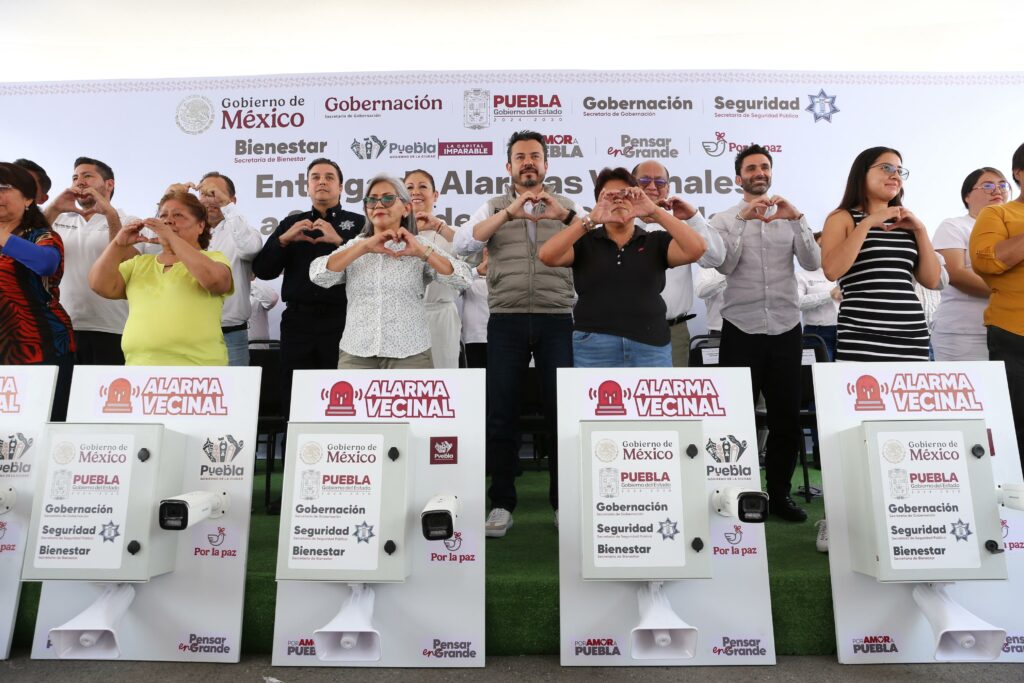 En Puebla se construye paz y confianza con cuarta entrega de alarmas vecinales