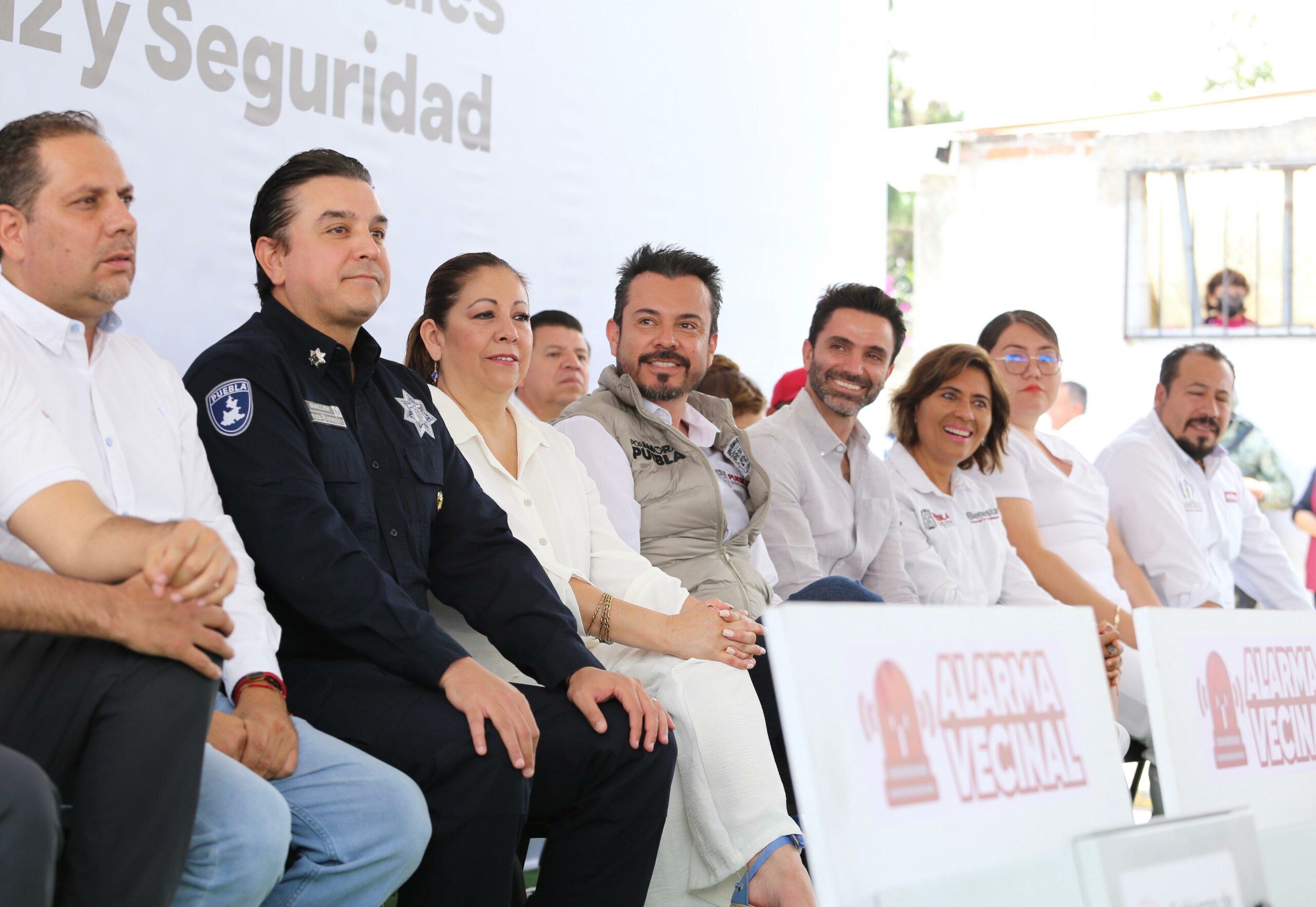 En Puebla se construye paz y confianza con cuarta entrega de alarmas vecinales