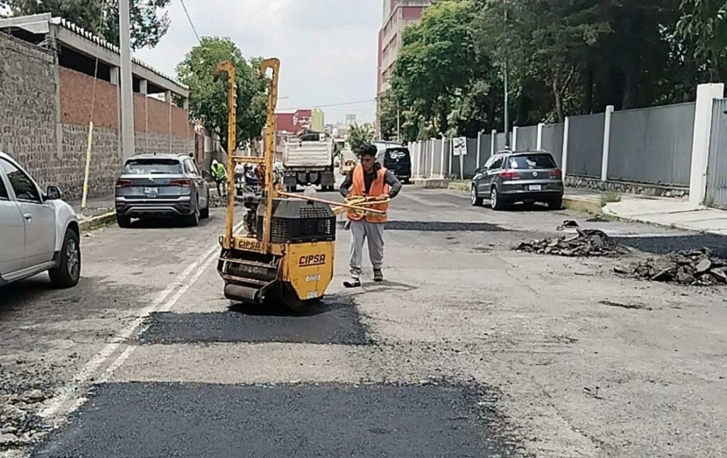 Campaña Bacheando Puebla mejora movilidad en la ciudad