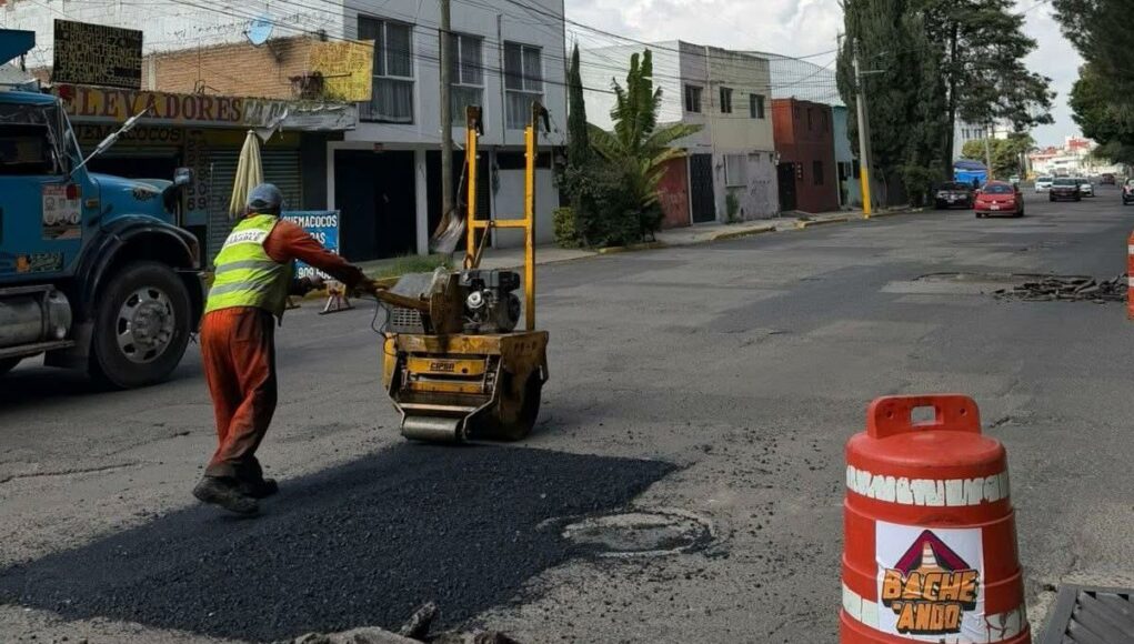 Bacheando Puebla: refuerza vialidades secundarias