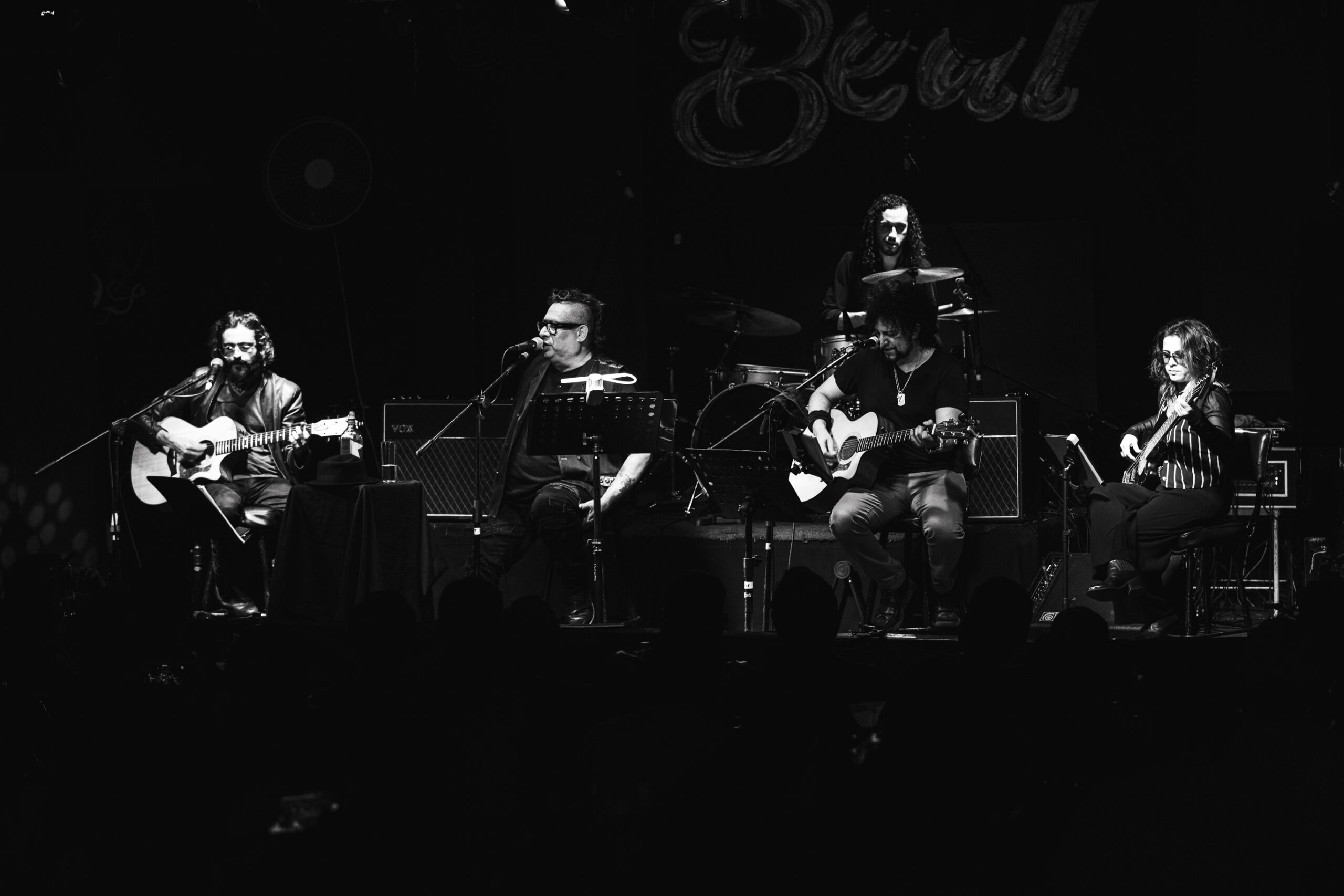 Armando Palomas: historias, whisky y cicatrices en el Beat 803. Foto: <a href="https://www.instagram.com/winiberto/" target="_blank" rel="noopener">Ludwin Cuevas</a>