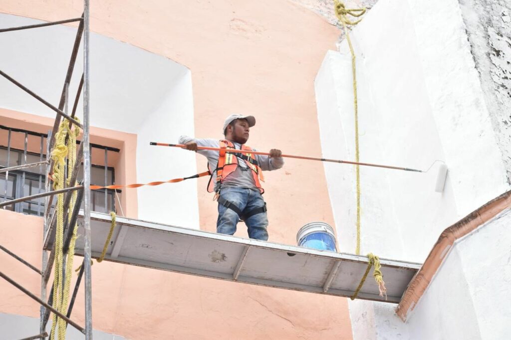 Preserva Puebla su patrimonio con mantenimiento en templos del Centro Histórico
