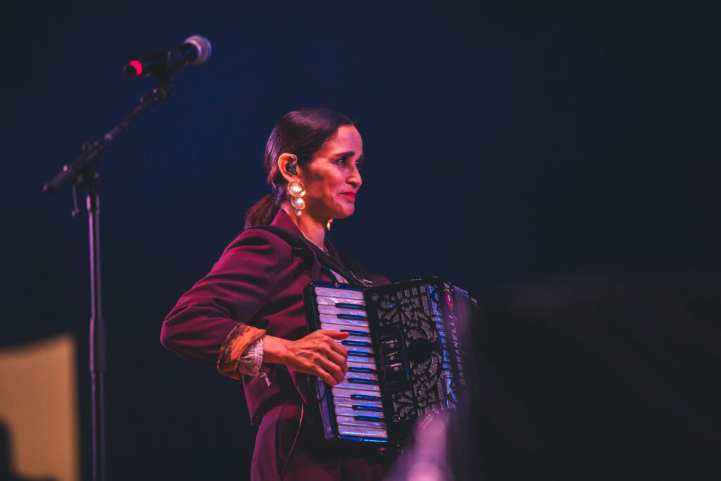 Julieta Venegas en el Tecate Comuna 2025. Foto: Ludwin Cuevas