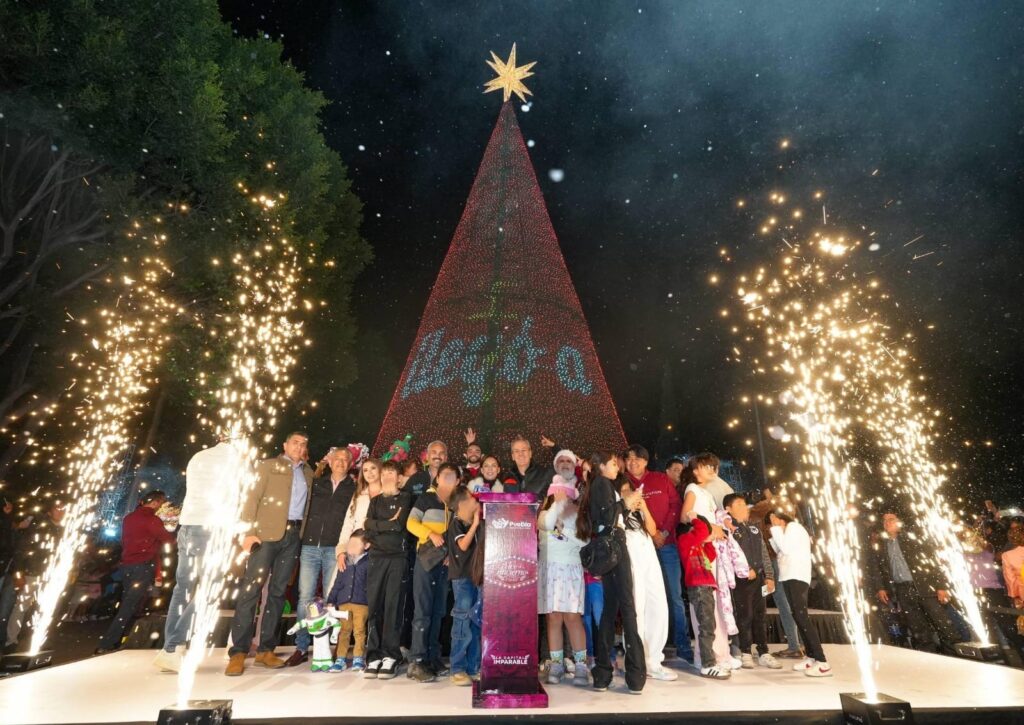 Pepe Chedraui enciende el Árbol Navideño y la iluminación de Puebla 2025