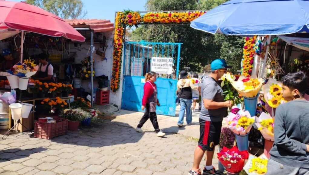 Festividades de Todos Santos transcurren sin incidentes en Puebla