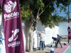 Gobierno de la Ciudad transforma la Cancha de Usos Múltiples La María con jornada de pintura Jornada de pintura en La María | Gobierno de Puebla