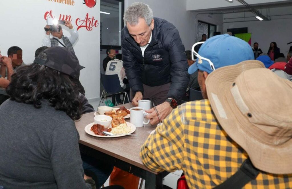 Convivencia navideña en el Dormitorio Municipal de Puebla