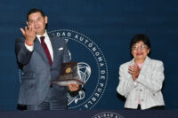 BUAP distingue como exalumno destacado al gobernador Alejandro Armenta