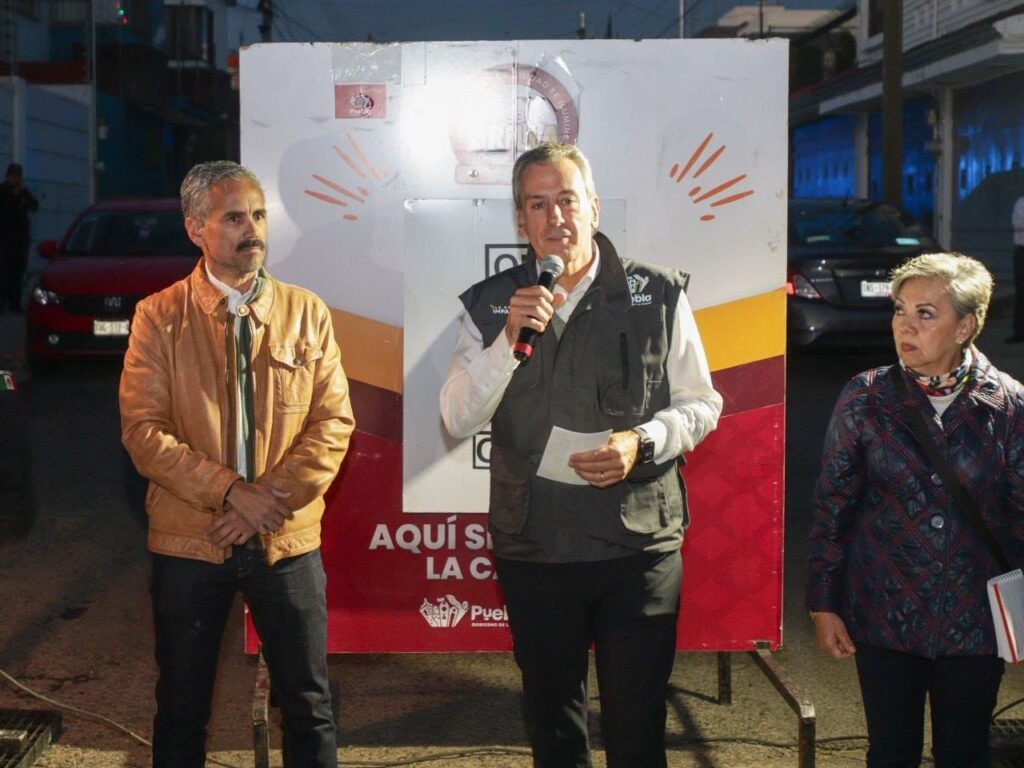 Pepe Chedraui enciende luminarias LED en Villa Encantada con la estrategia Puebla Brilla