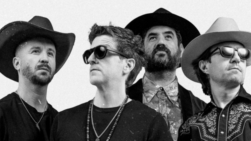 Los Claxons hablan de su setlist y colaboraciones