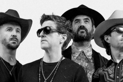 Los Claxons hablan de su setlist y colaboraciones