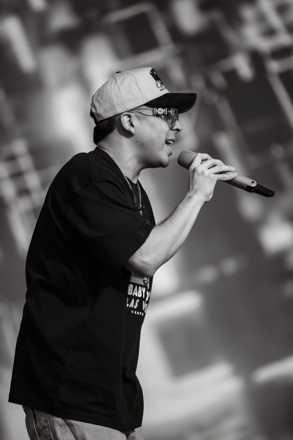 MC Davo enciende el Resuena Dos Equis 2026