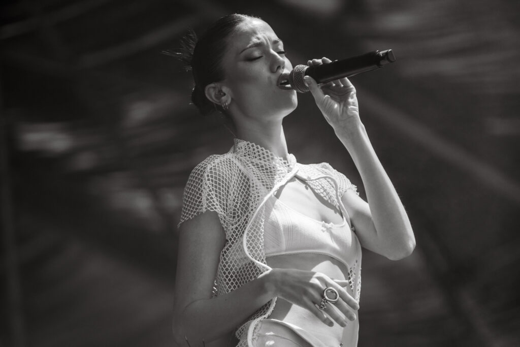 Olivia Wald destaca en el Resuena Dos Equis 2026