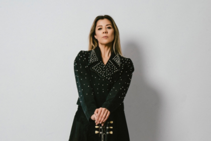 Isis Morales lanza “Mírame a los ojos”