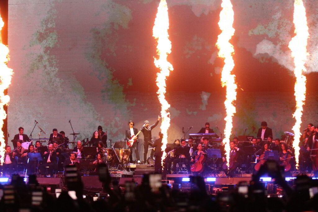 Yandel Sinfónico conquista Puebla con show único
