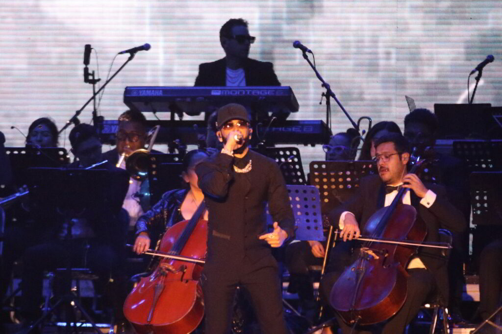 Yandel Sinfónico conquista Puebla con show único