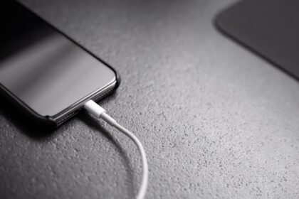 Cómo cargar tu celular correctamente y cuidar la batería