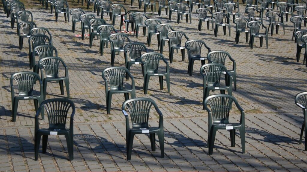 La magia de las filas conversaciones inesperadas