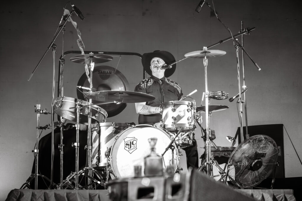 Molotov en acústico sorprende en Pa’l Norte 2026