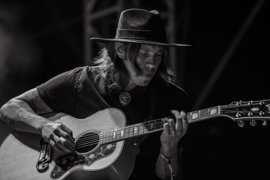 Molotov en acústico sorprende en Pa’l Norte 2026